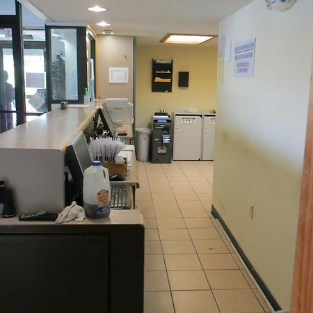 A2C Budget Hotel Atlanta Exterior photo