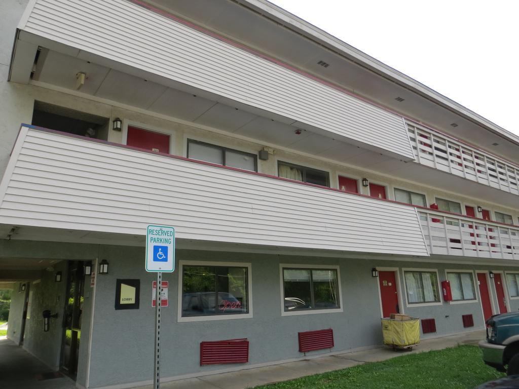 A2C Budget Hotel Atlanta Exterior photo
