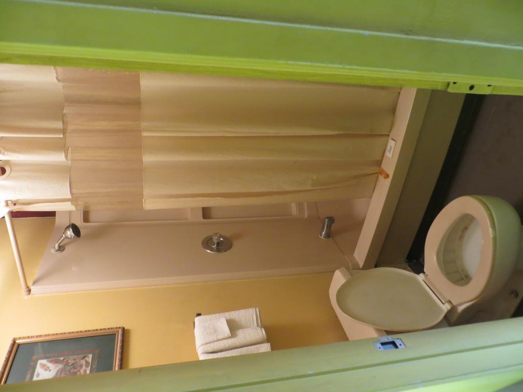 A2C Budget Hotel Atlanta Exterior photo